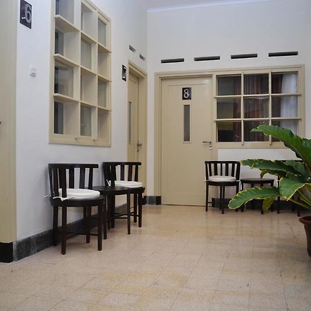 Srikandi Guesthouse Malang Eksteriør bilde